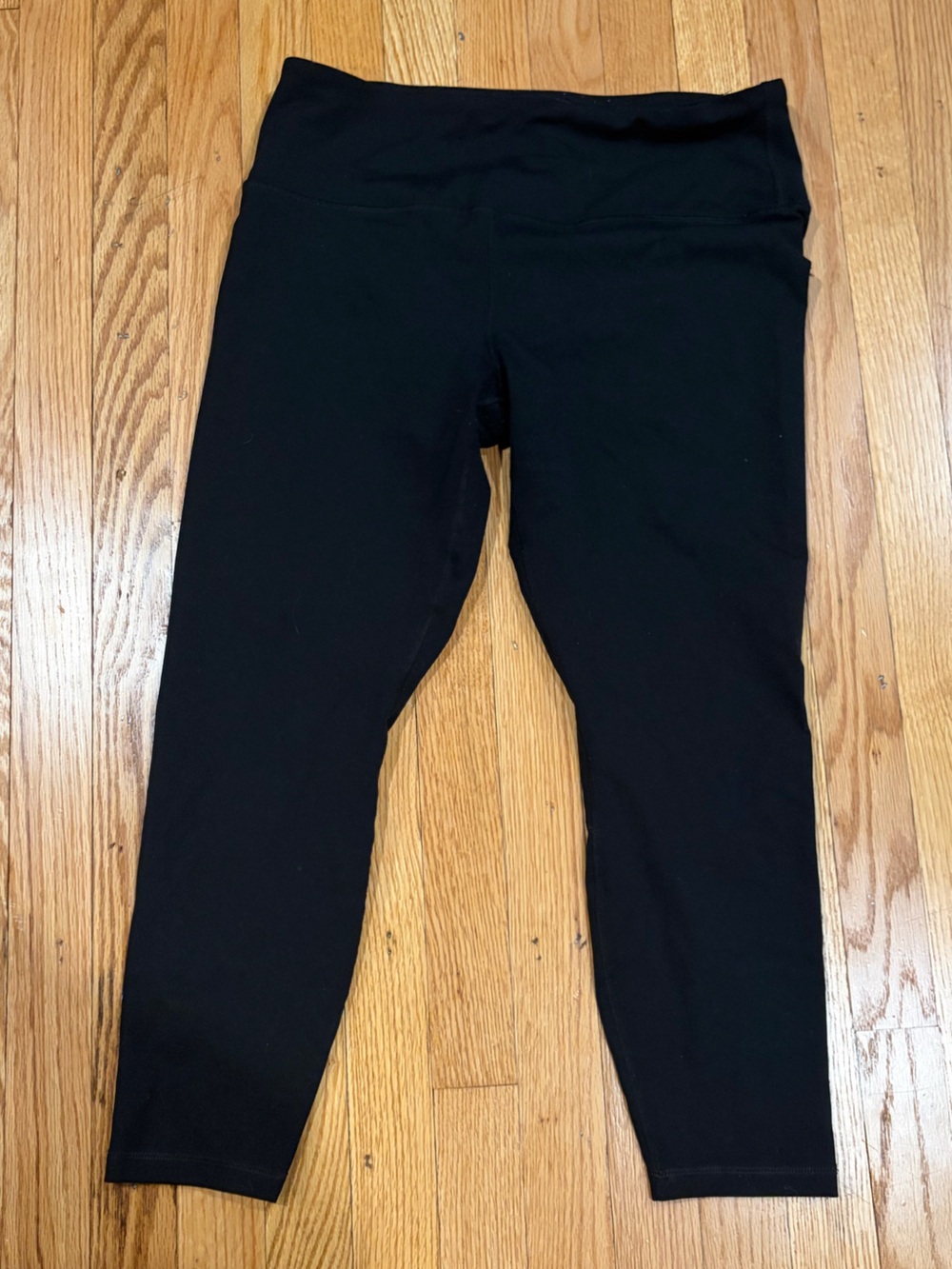 Black 3/4 Length 90 Degree Leggings